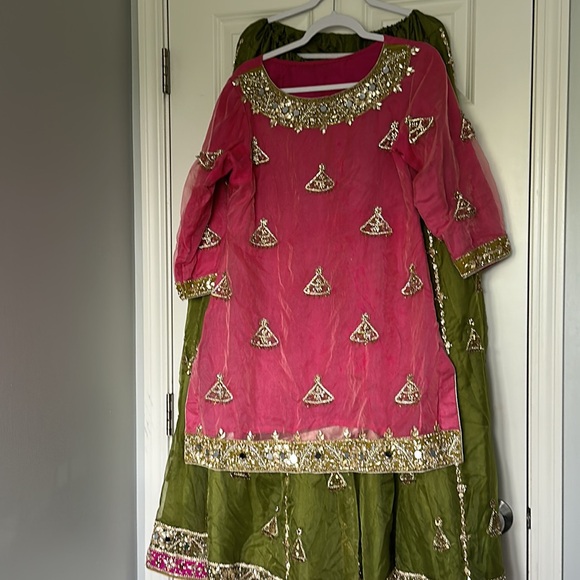 Pakistani 3pc Mehendi Lengha adress - Picture 1 of 17